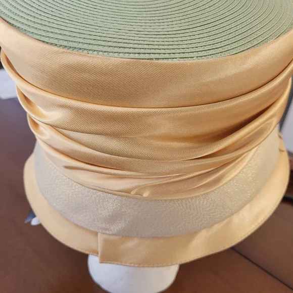 Ms. Divine Collection hat - Picture 2 of 4